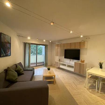 Апартаменты Charmant 2 Pieces En Avec Piscine Мандельё-ла-Напуль